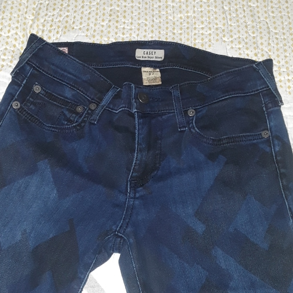 Women's True Religion - Picture 2 of 4